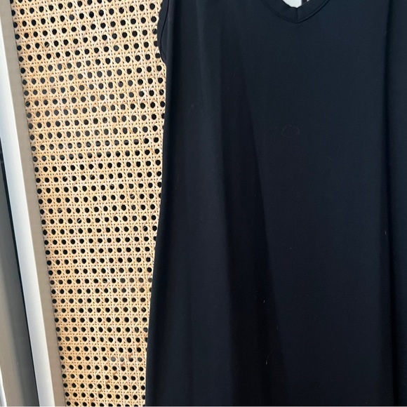 Leith Body Con Dress - Picture 4 of 5